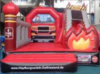 Feuerwehr-/Vereinsfest , Straßenfest oder Kindergeburtstag oder, Firmen Event . Unsere Hüpfburg im Design eines Feuerwehrautos ist für jeden Spaß zu haben